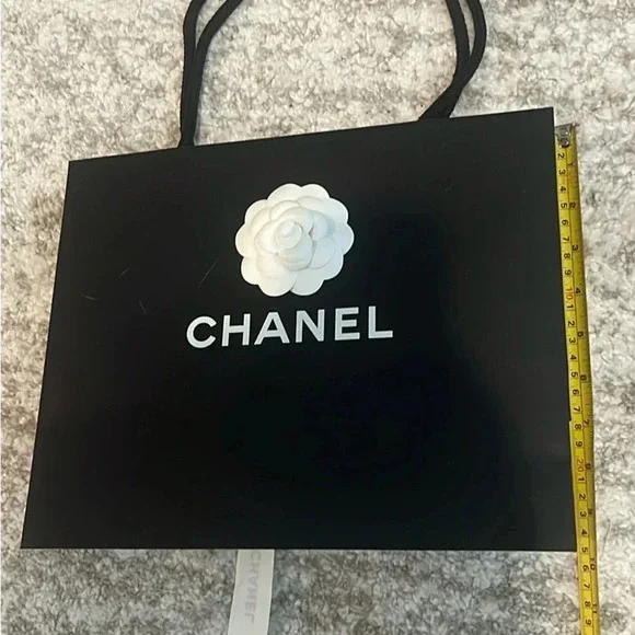 CHANEL SHOPPING BAG SIZE M 12”x9.5” inches - Picture 5 of 9